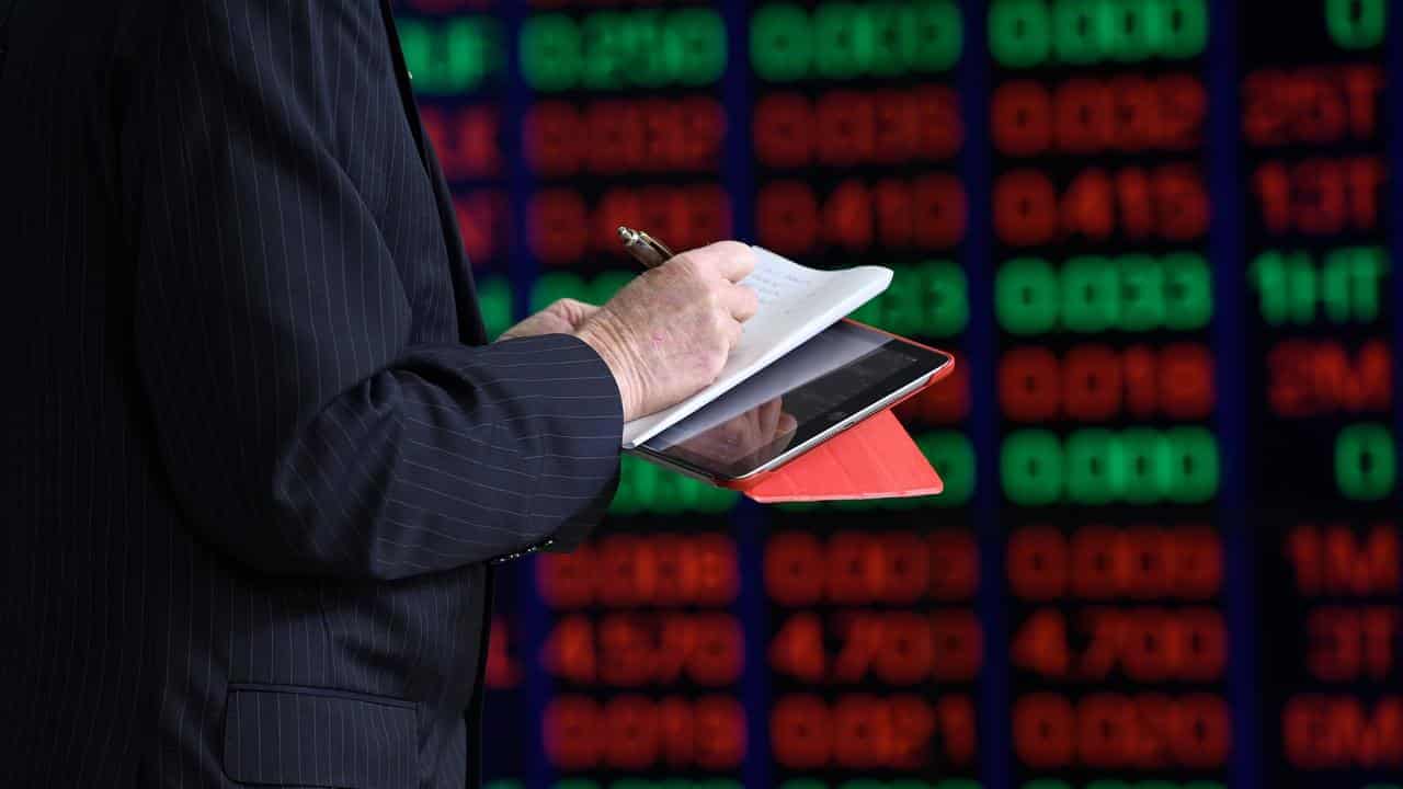 Australian shares extend decline after rebound flops