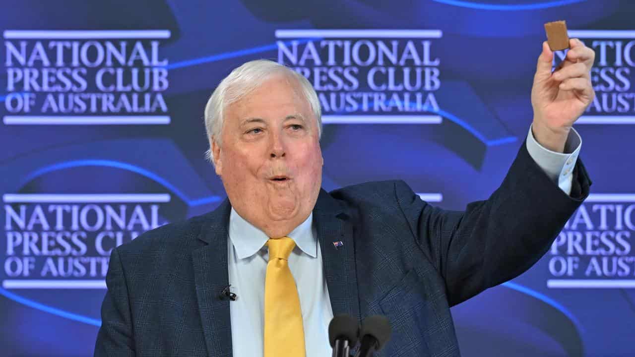 Palmer pledges big biscuits for Patriots election blitz