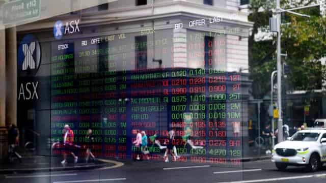 Miners help share market dig in after three-day decline