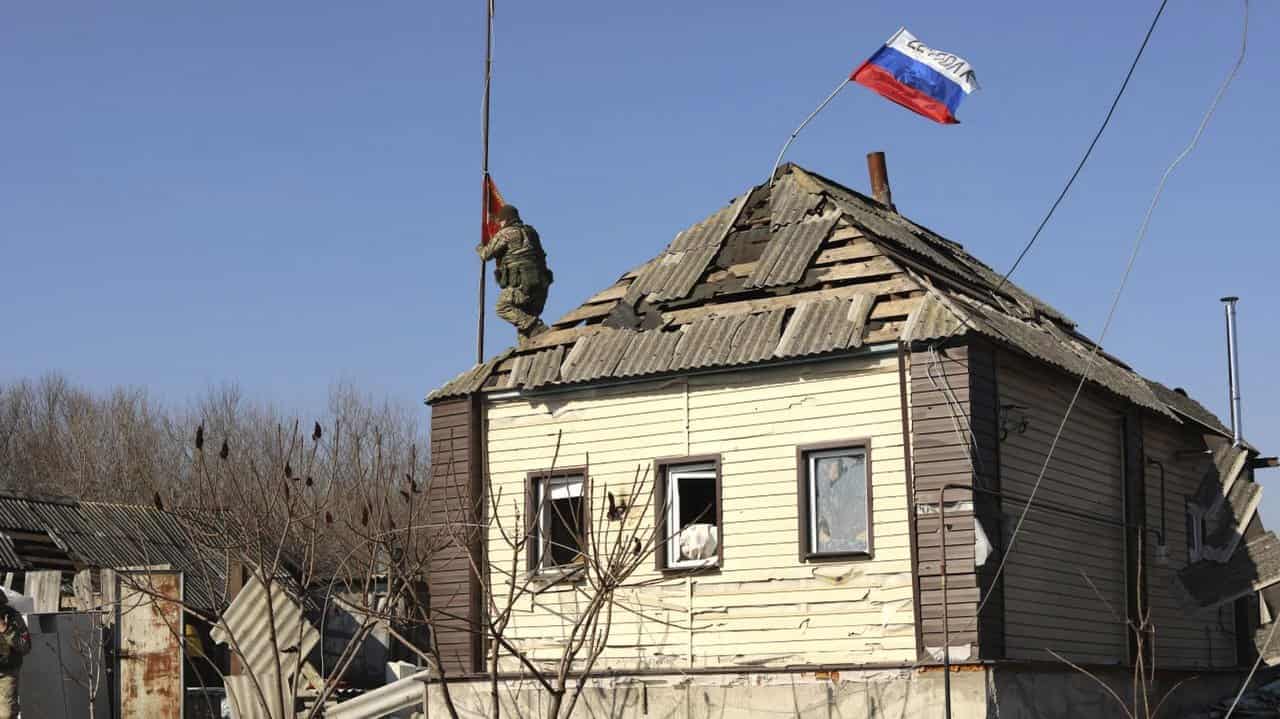 Russian troops battle last Ukrainian forces in Kursk