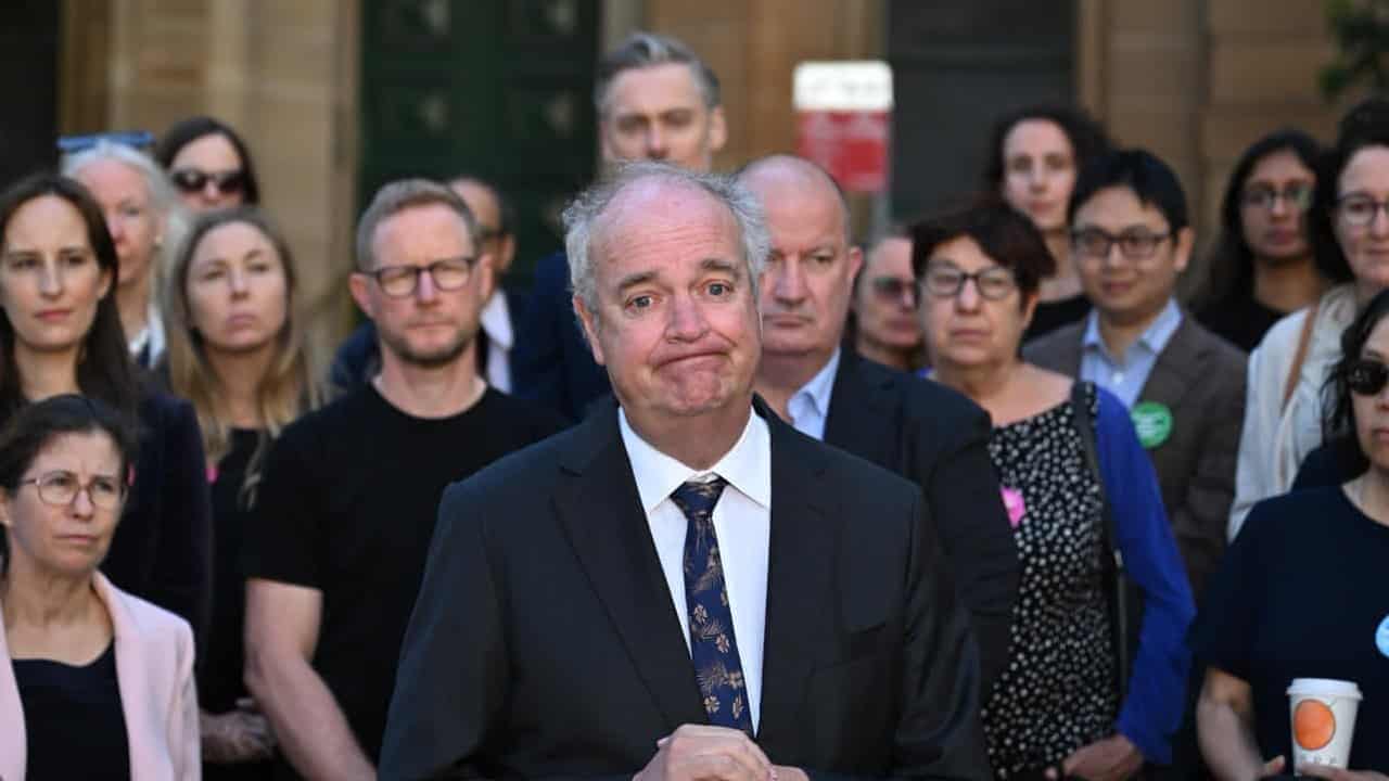 Public mental health system 'overwhelmed' as staff quit