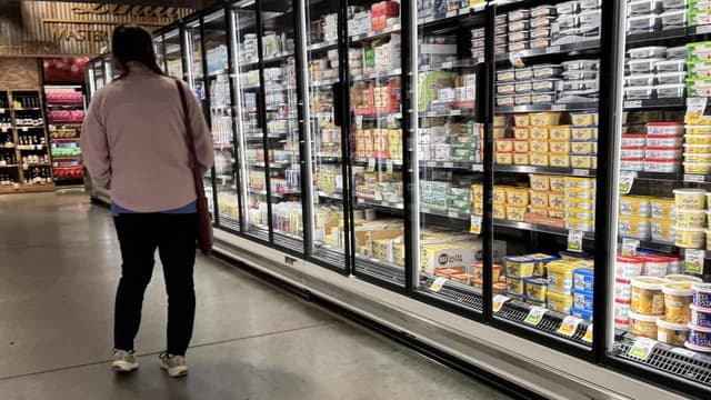 Shoppers and treasurer try to stretch budget dollar