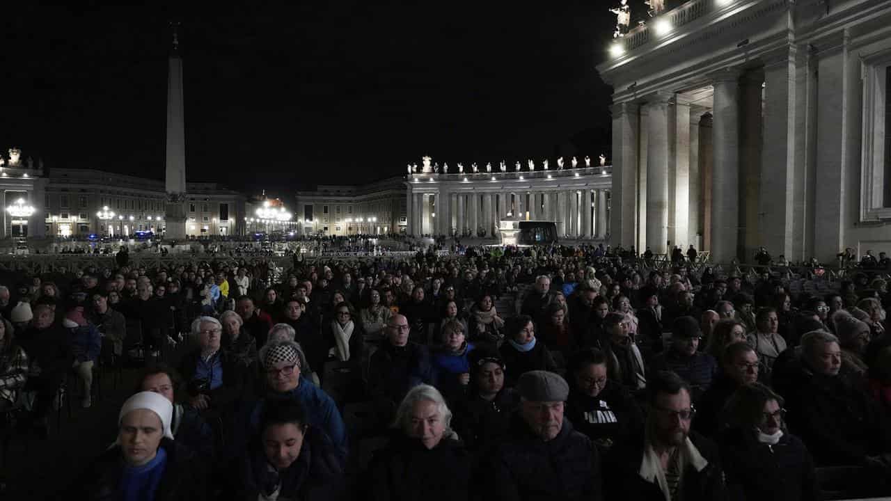 Pope in letter from hospital laments 'absurdity of war'