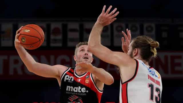 Wildcats veteran Wagstaff signs on for 17th NBL season