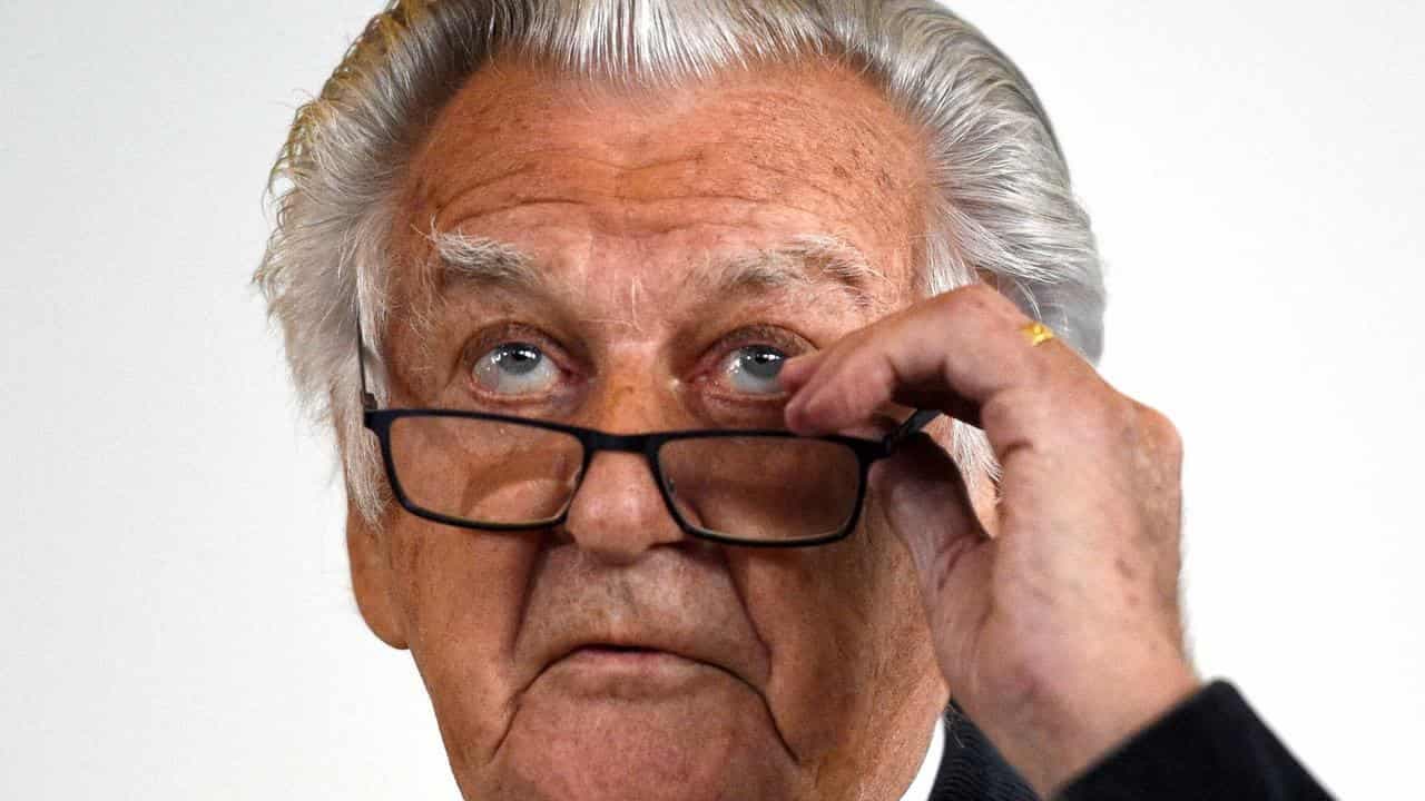 No, Bob Hawke didn't commit treason in 1988