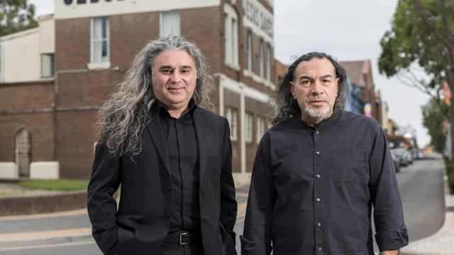 Ditched art duo drum up cash for Venice project
