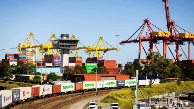 Australia records rare US trade surplus on tariff day