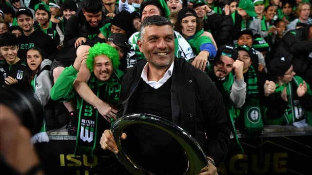 United desperate to keep championship-winning coach