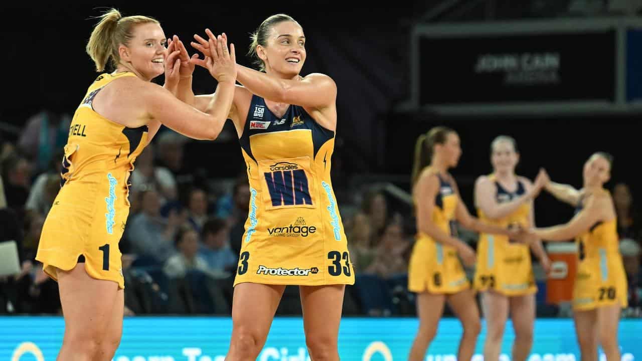 Lightning strike with first-up win over Mavericks