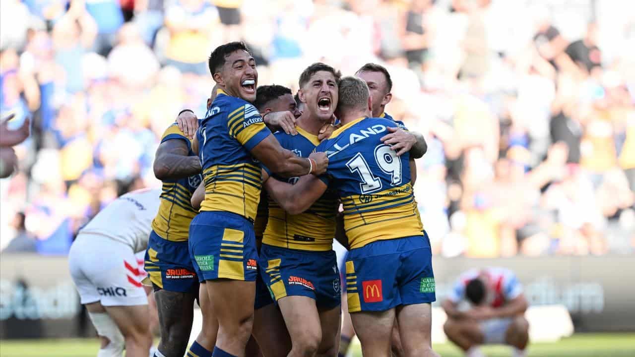 On the wing Lomax no issue with ditching the centres