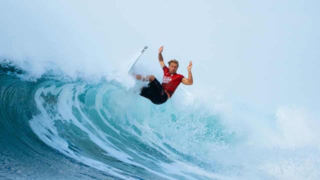 Aussies advance in El Salvador as busy end awaits