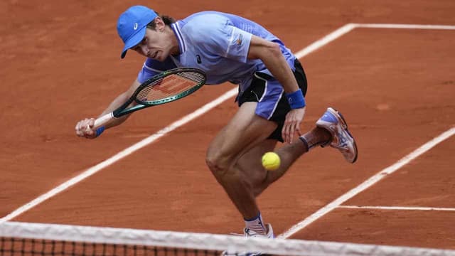 De Minaur purple patch ended in Monte Carlo semis