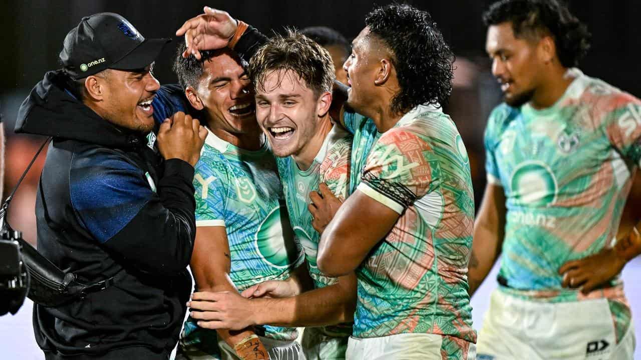 Ice-cool Metcalf strikes gold as Warriors sink Broncos