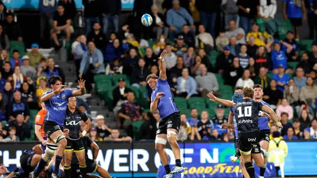 Post to the rescue as Force draw with Hurricanes