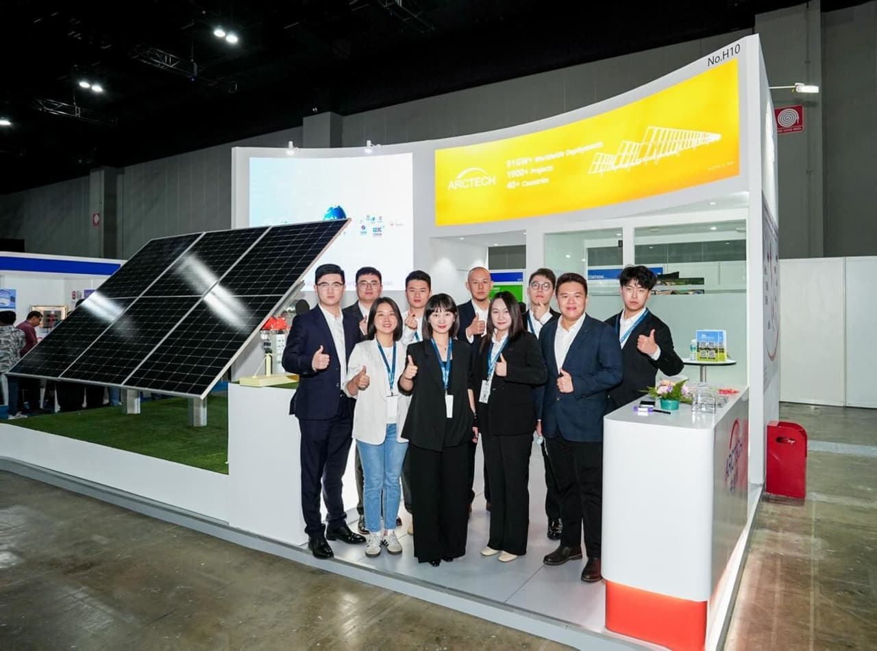 Arctech Presents 30GW-Proven SkyLine II and Signs Strategic Partnership at Solar&Storage Live Malaysia 2025, Solidifying Its Leading Position in Southeast Asia's Solar Market