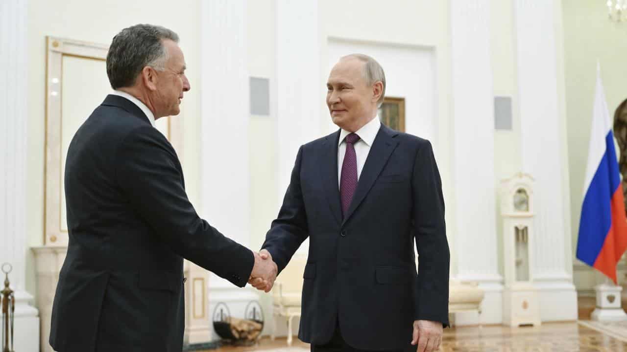 Trump says Ukraine deal close after envoy meets Putin