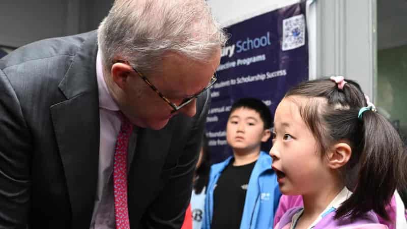 PM schooled in Chinese as he courts future voters