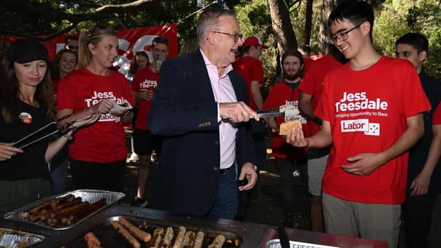 Hammer and tongs: PM urges supporters to 'go hard'