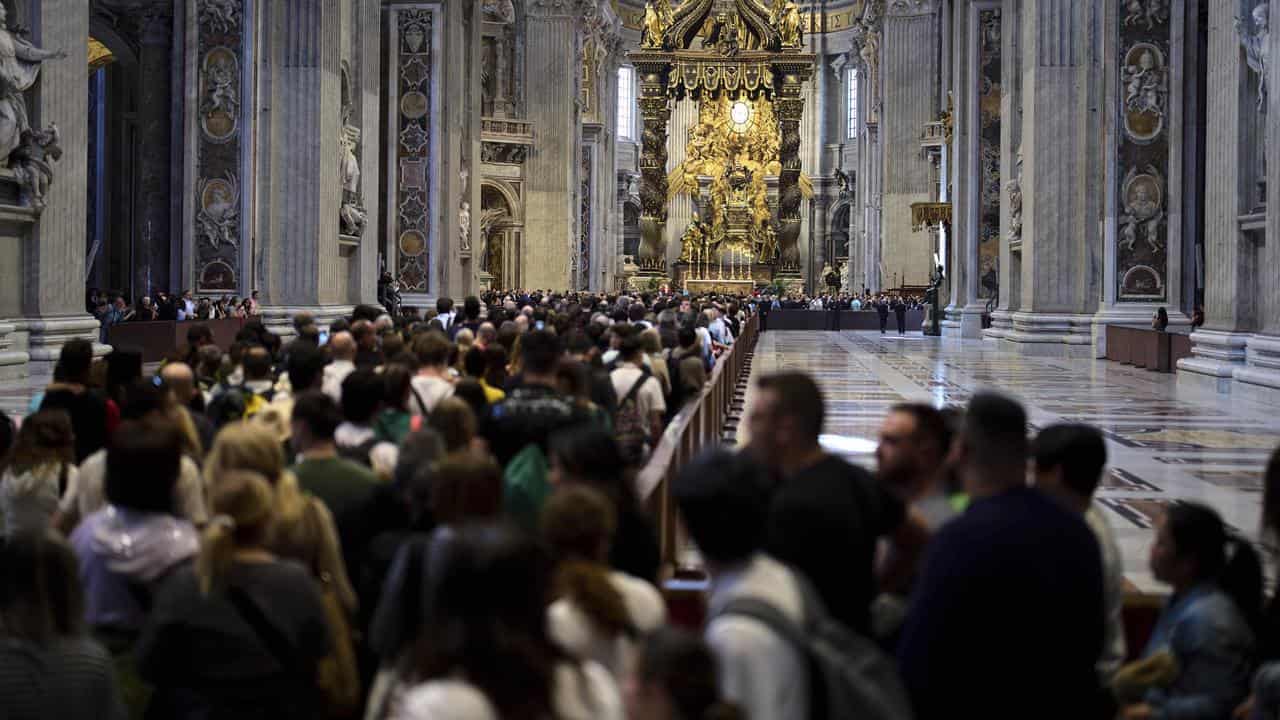 Thousands pay respects to Pope Francis ahead of funeral