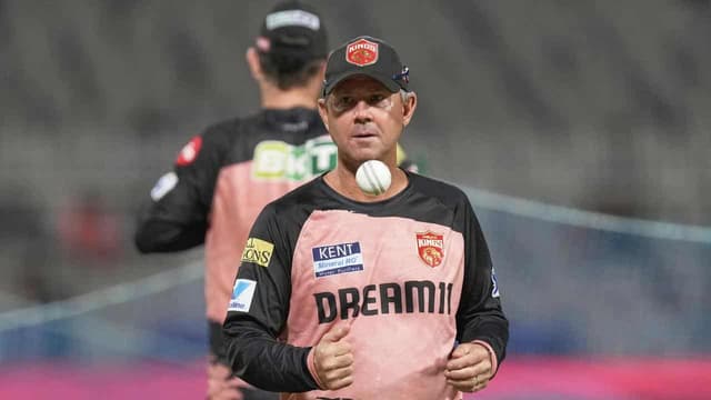 Ponting's 'beauty' shines again but rain ruins IPL fun