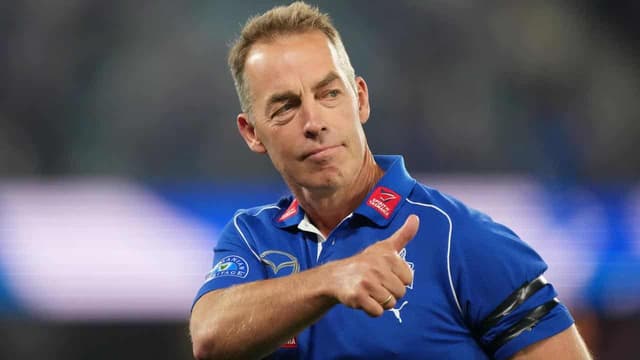 Ex-coach Clarkson to attend Hawks' centenary match