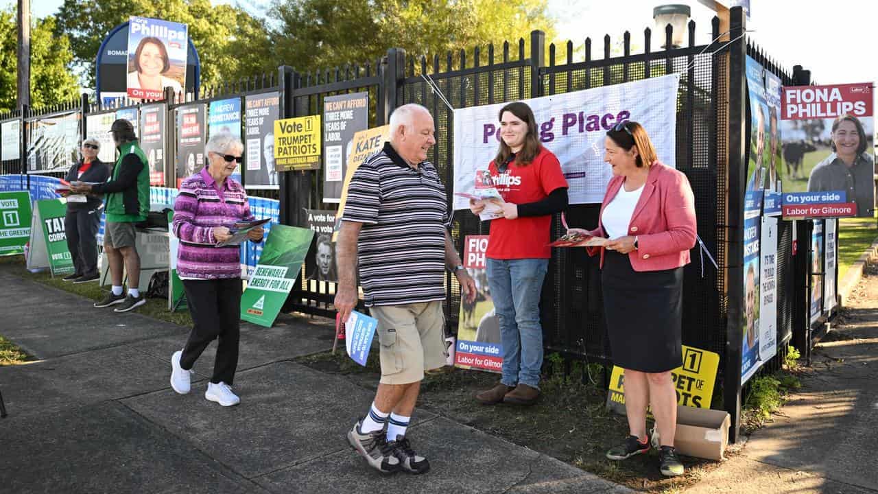 Final pitch to voters in last leg of election campaign