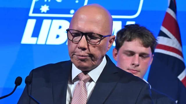 'Devastated', rudderless Liberals mourn historic defeat