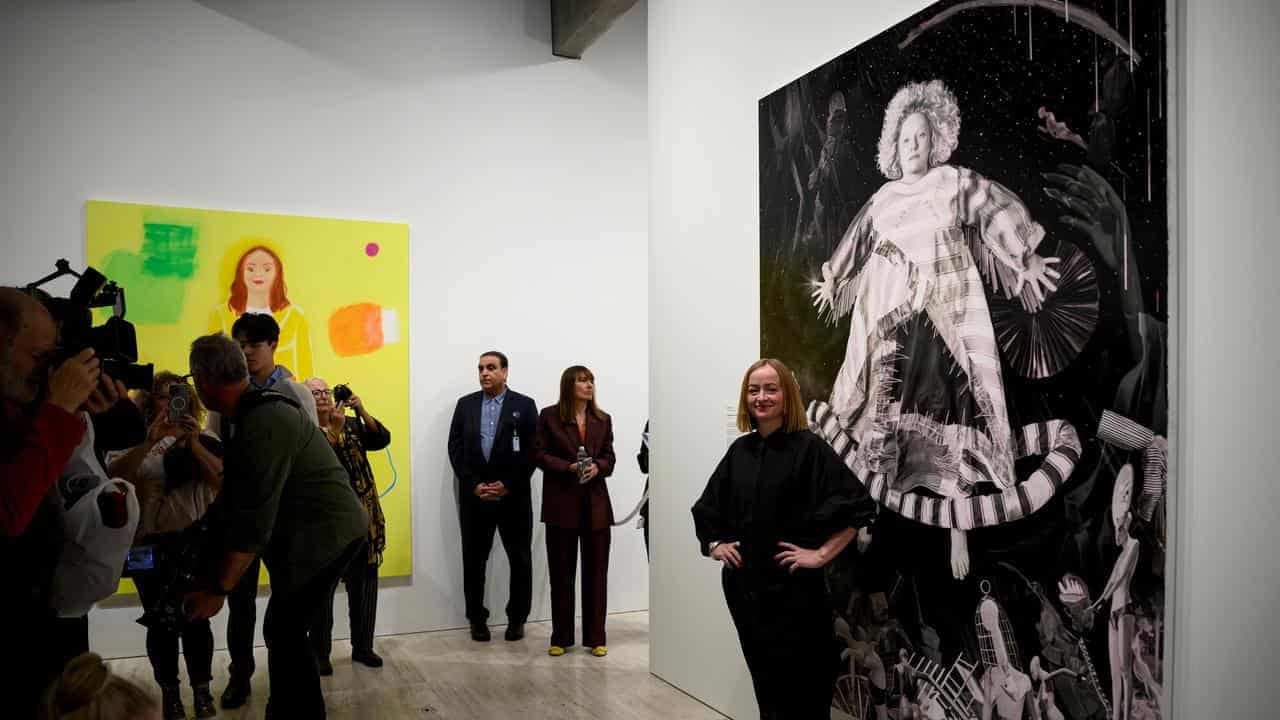 Julie Fragar's flagship mother portrait wins Archibald