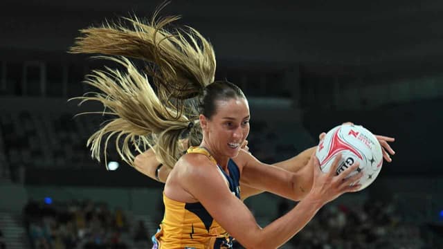 Koenen stars as Lightning thrash struggling Giants