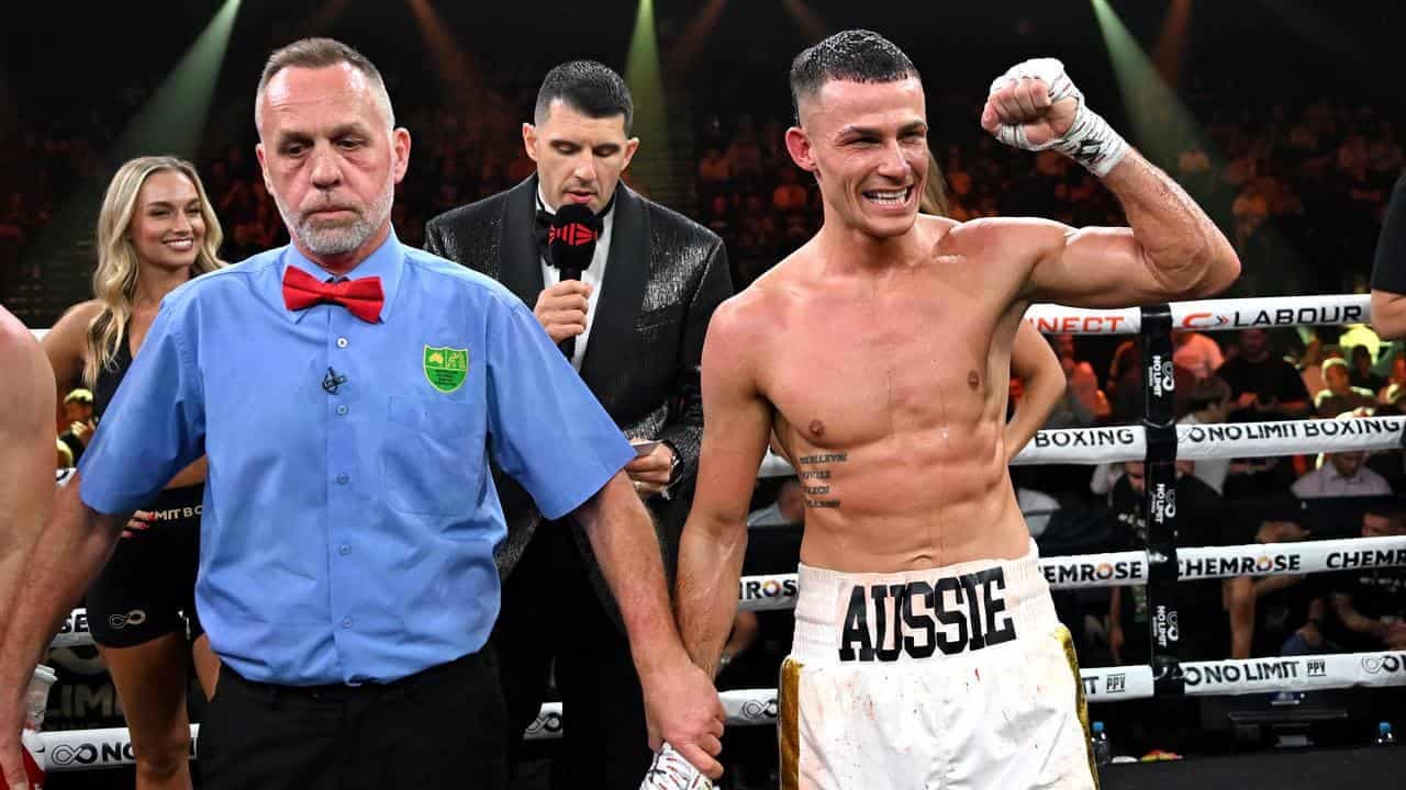 Comeback complete: Garside dominates in return to ring