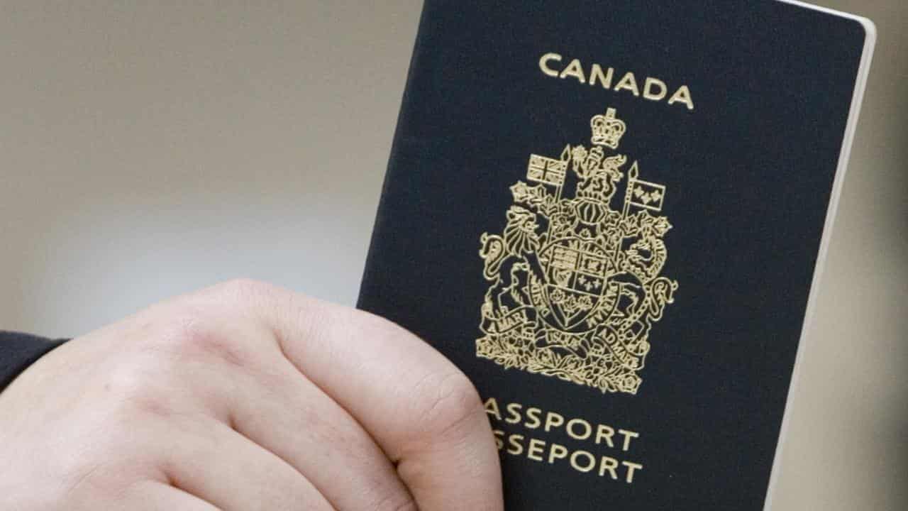Travel woes for man accused of plane door tampering