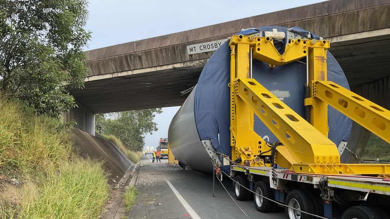 Probe after wind turbine crash shuts major highway