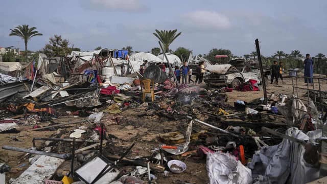 Israel launches deadly Gaza strike amid ceasefire talks