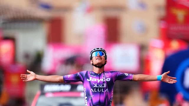 Happy Plappy! Aussie star solos to glory at the Giro