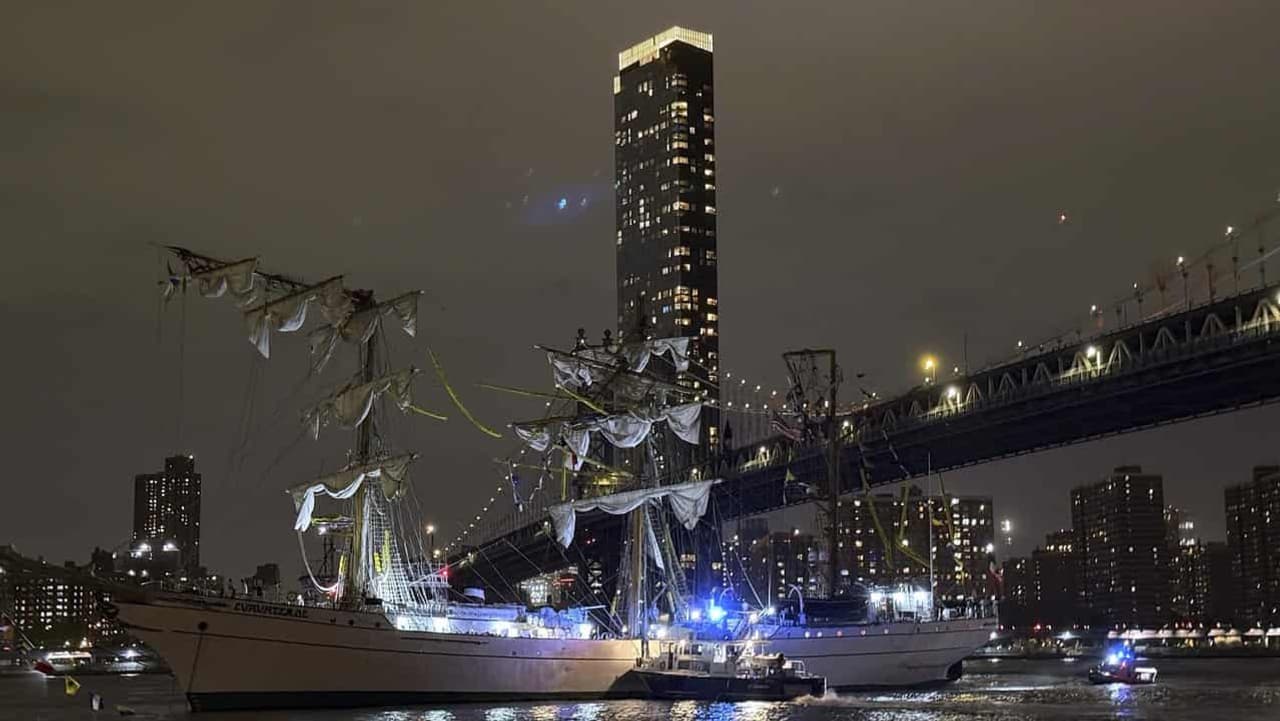 Two killed as Mexican Navy training ship hits US bridge