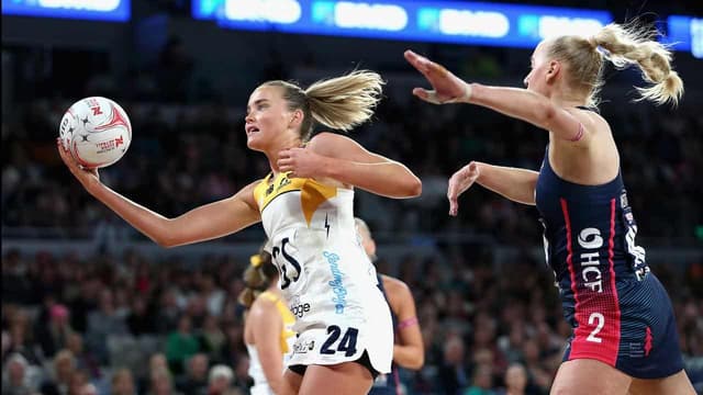 Lightning shock Vixens to go second on Super ladder