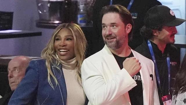 No Kerr - but Serena watches Chelsea seal trophy treble