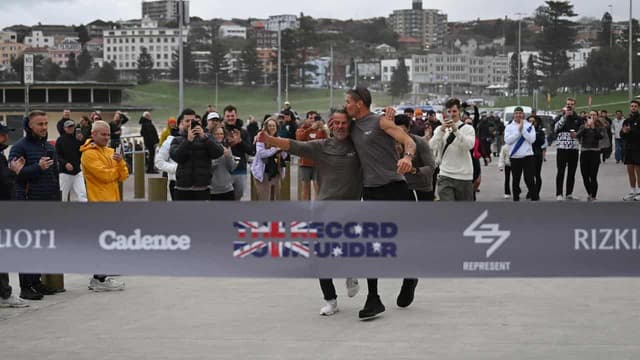 Man becomes fastest runner to cross Australia on foot