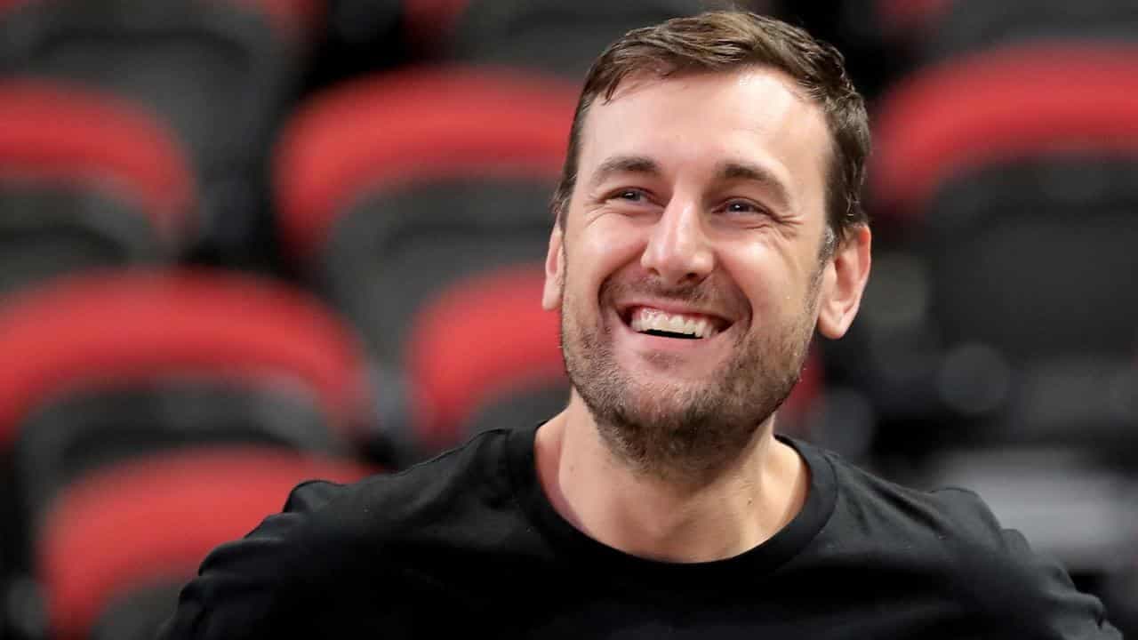 Bogut pokes fun during FIBA Hall of Fame induction