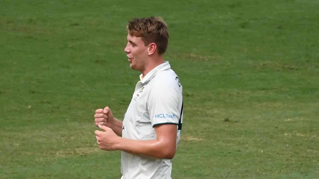 Green guides Gloucestershire to rare red ball victory