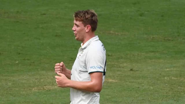 Green guides Gloucestershire to rare red ball victory