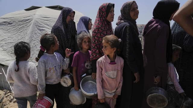 Gaza still waiting for aid as pressure mounts on Israel