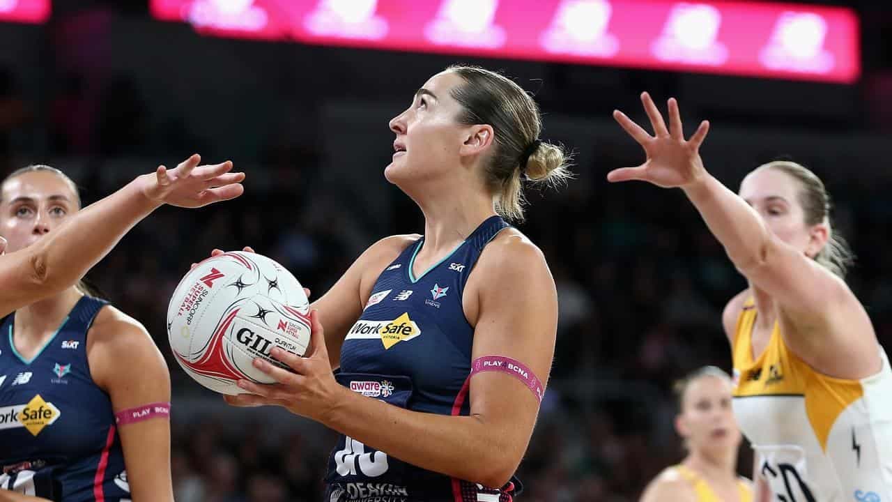 Diamonds star wants golden end to Vixens netball season