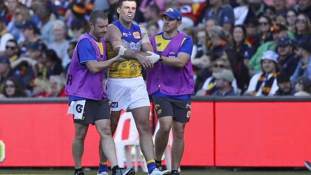 Star Eagle taken to hospital as Rachele inspires Crows