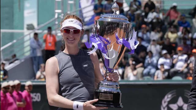 Grim Aussie start but Joint venture lifts Paris gloom