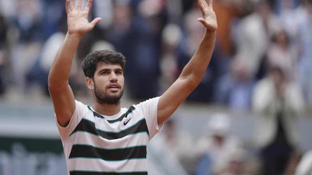 Sinner, Alcaraz flex muscles at Roland Garros