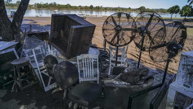 Thousands still stranded as flood recovery ramps up