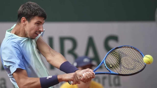 No Ruud awakening awaits as Popyrin powers on in Paris