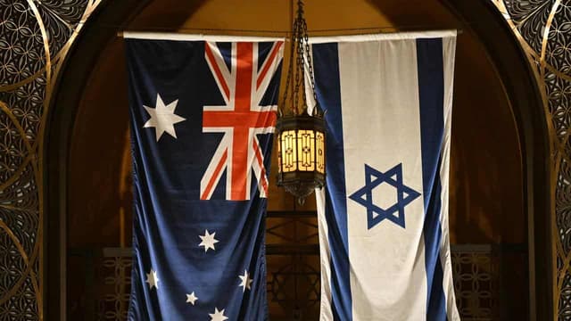 Opposition calls on PM to take up Israel trip invite