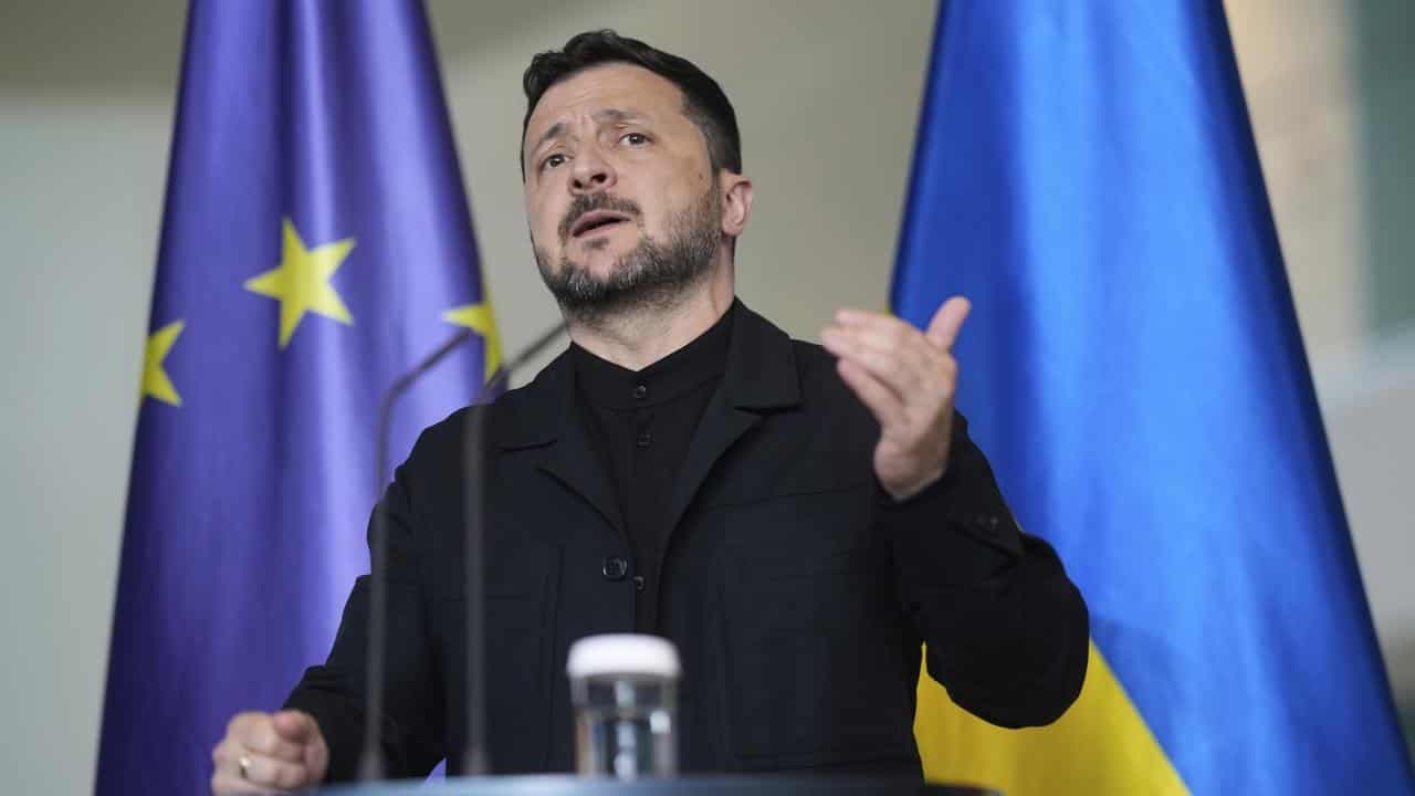 Ukraine keeps Russia guessing over peace talks